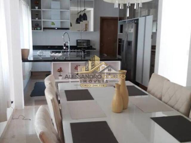 Sobrado para Venda em Indaiatuba - 5