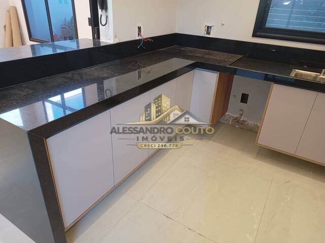 Casa para Venda em Indaiatuba - 2